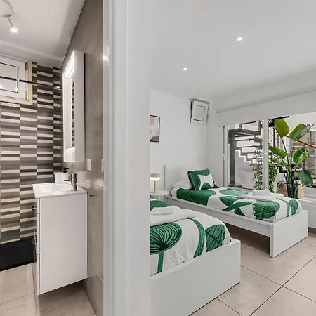 公寓 Stunning 2 Bedroom Duplex Close To Main With Seaviews *