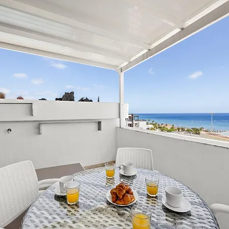 Stunning 2 Bedroom Duplex Close To Main With Seaviews 公寓 *